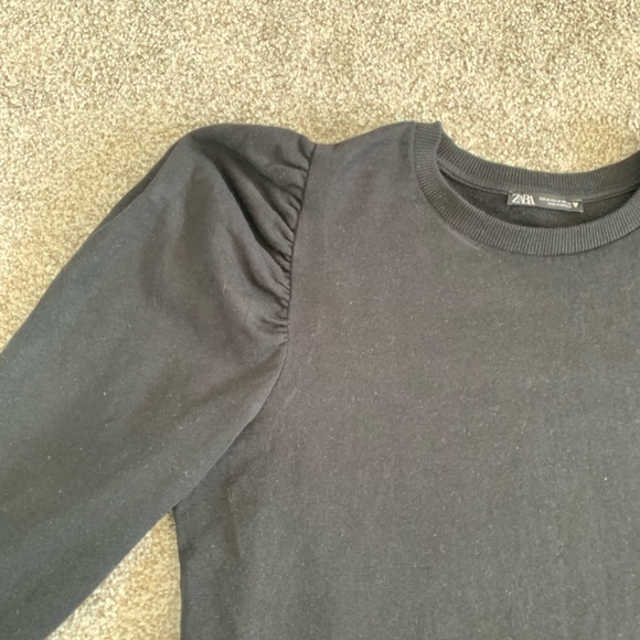 Zara size M puffed long sleeve shirt - Picture 2 of 3
